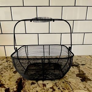 Wire basket